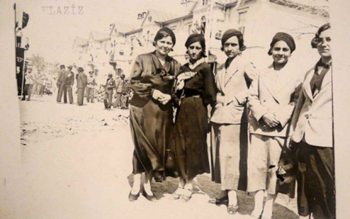 Özlemle anıyorum! Şu beğenilmeyen 1930’larda Elazığ’da kadınlar.