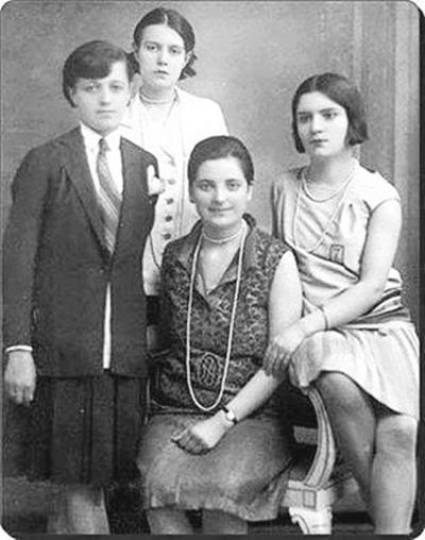 Atatürk'ün kızları: Rukiye, Sabiha Gökçen, Afet İnan, Zehra... Kimi bilim kadını, kimi tarihçi, kimi savaş pilotu... Yaparsınız çocuklar!