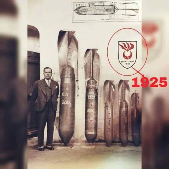 NATO’nun ettiklerinden küçük bir örnek Şakir Zümre, Cumhuriyetimizin ilk tayyare için bomba üreten fabrikası. Oysa biz iyi ısıtan, sobalarıyla büyüdük. NATO üyeliğinden sonra soba üretmeye balam. Olsun! Biz soba borusunda füze yapabilen bir milletiz.Yine, daha iyisini yaparız!