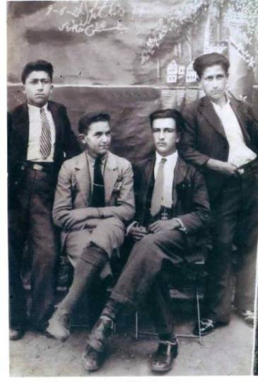 Bitlisli gençler. Yıl 1933. Aradan çok mu zaman geçti?